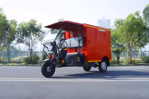 gayatri-electric-dabang-e-loader-box