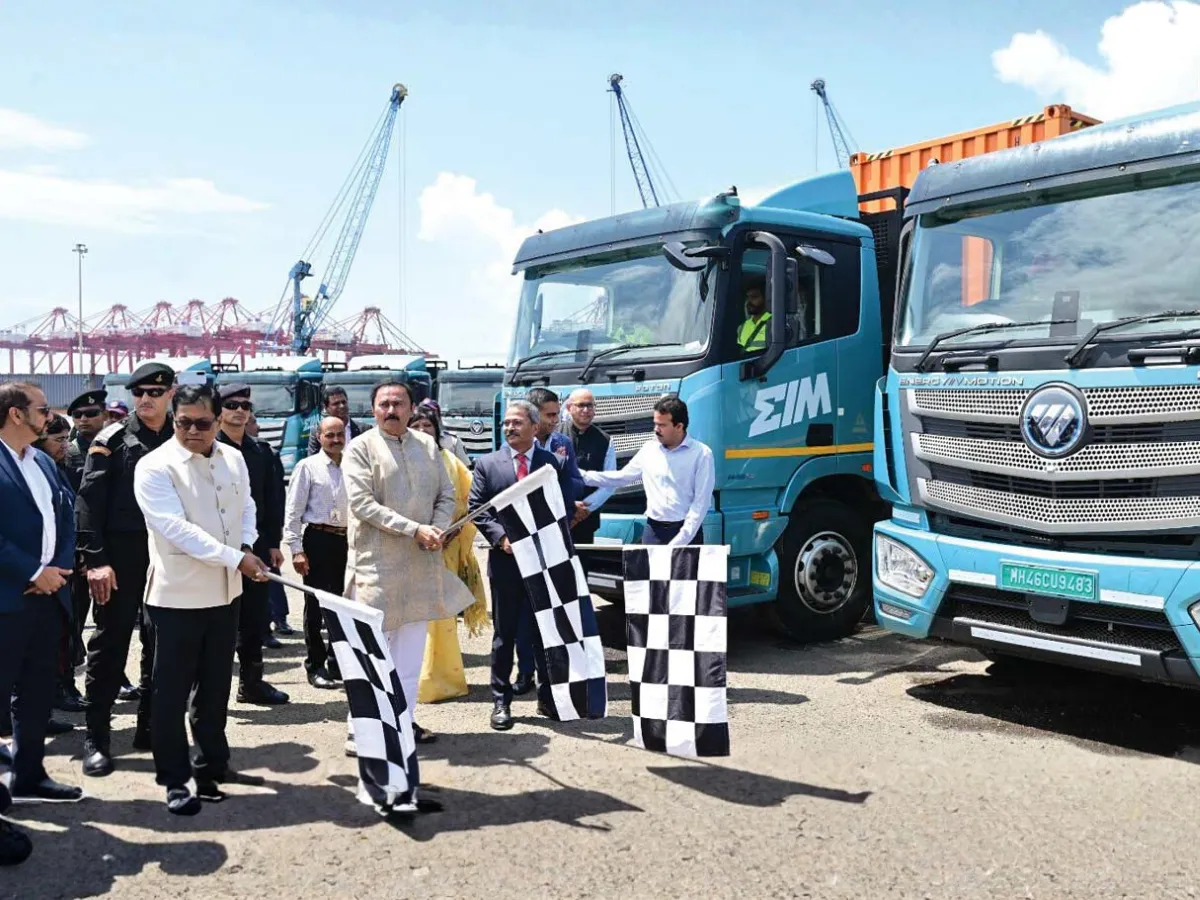 India's 1st Electric Truck Battery Swap Station Launches-image