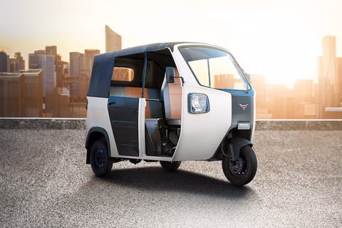 Montra Electric Super Auto